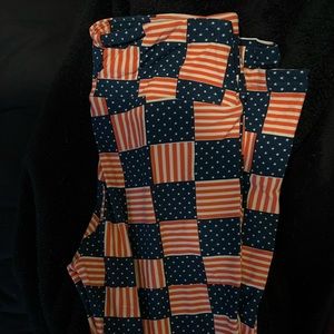 One size Lularoe American Flag Leggings. New without tags.